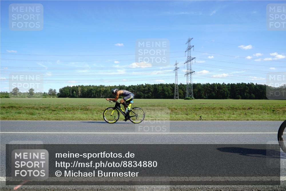 07.09.2025 - 19. Norderstedt Triathlon Michael Burmester http://msf.ph/oto/8834880 07.09.2025 14:02:07 Radfahren 880, 911, 983, 1028, 1465 meine-sportfotos.de
