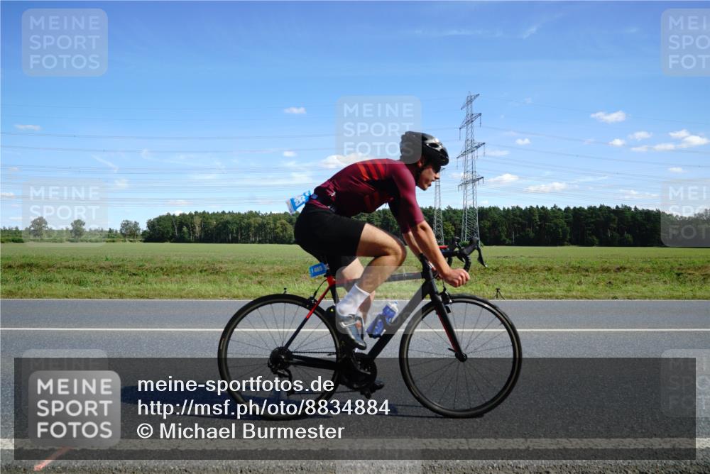 07.09.2025 - 19. Norderstedt Triathlon Michael Burmester http://msf.ph/oto/8834884 07.09.2025 14:02:09 Radfahren 880, 911, 1028, 1465 meine-sportfotos.de
