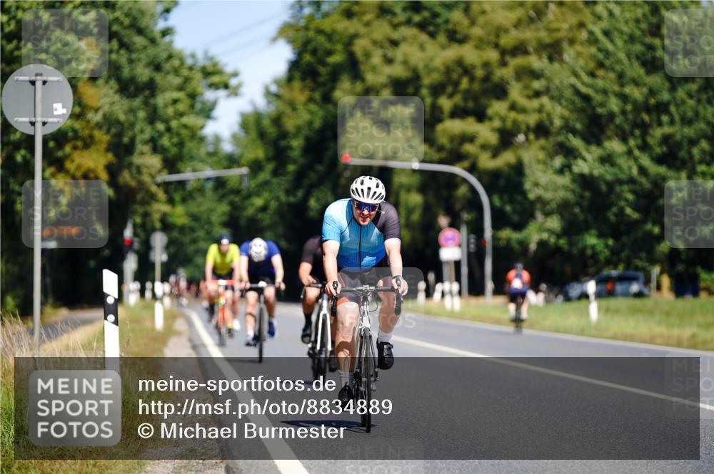 07.09.2025 - 19. Norderstedt Triathlon Michael Burmester http://msf.ph/oto/8834889 07.09.2025 12:26:41 Radfahren 1235 meine-sportfotos.de