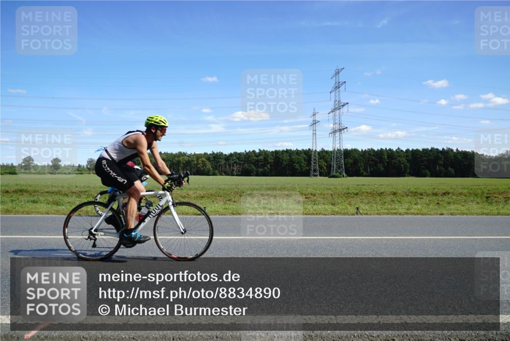 07.09.2025 - 19. Norderstedt Triathlon Michael Burmester http://msf.ph/oto/8834890 07.09.2025 14:02:14 Radfahren 1471 meine-sportfotos.de