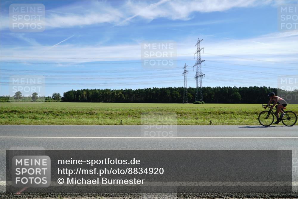 07.09.2025 - 19. Norderstedt Triathlon Michael Burmester http://msf.ph/oto/8834920 07.09.2025 11:59:46 Radfahren 1300 meine-sportfotos.de