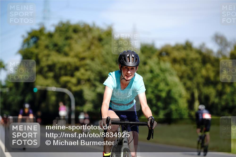 07.09.2025 - 19. Norderstedt Triathlon Michael Burmester http://msf.ph/oto/8834925 07.09.2025 12:26:52 Radfahren 194, 695 meine-sportfotos.de