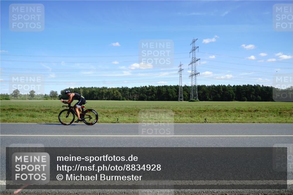07.09.2025 - 19. Norderstedt Triathlon Michael Burmester http://msf.ph/oto/8834928 07.09.2025 14:02:40 Radfahren  meine-sportfotos.de