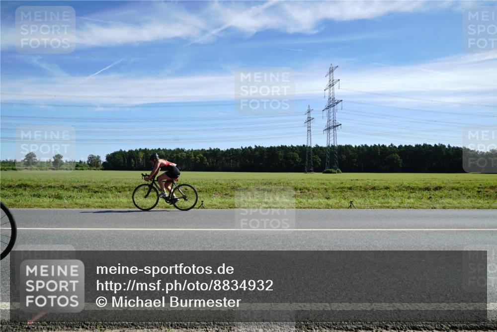 07.09.2025 - 19. Norderstedt Triathlon Michael Burmester http://msf.ph/oto/8834932 07.09.2025 11:59:47 Radfahren 1300 meine-sportfotos.de