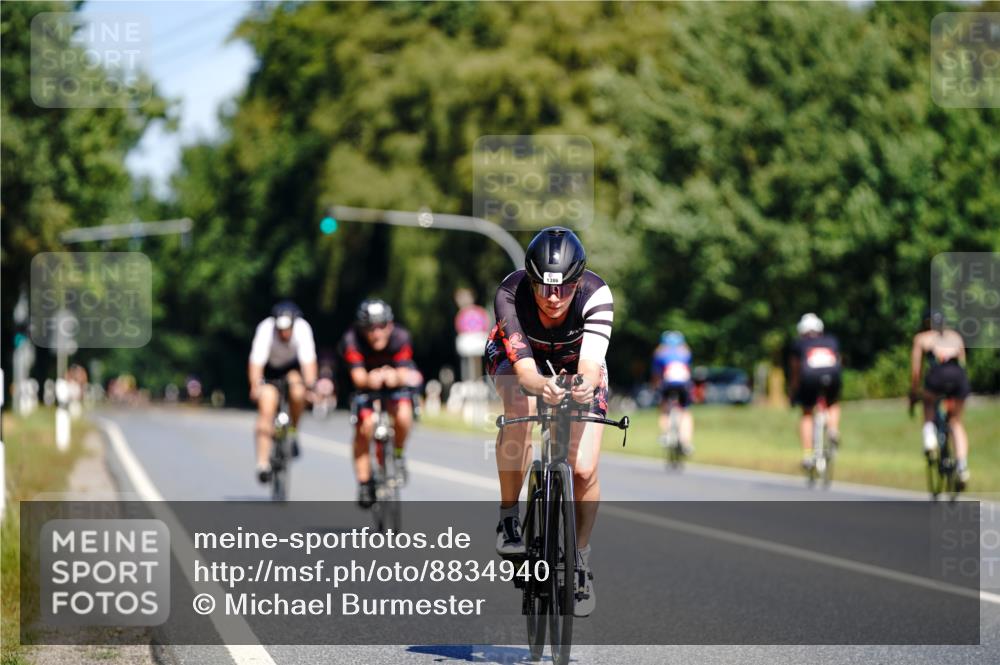 07.09.2025 - 19. Norderstedt Triathlon Michael Burmester http://msf.ph/oto/8834940 07.09.2025 12:27:01 Radfahren 1370, 1386 meine-sportfotos.de