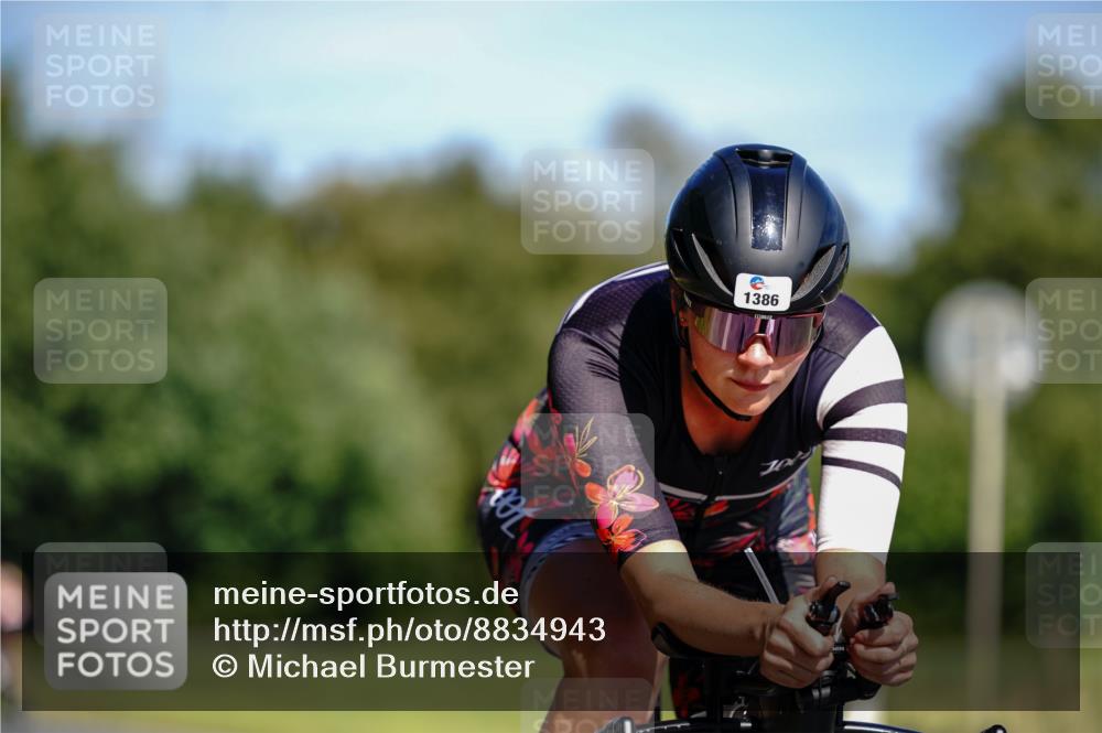 07.09.2025 - 19. Norderstedt Triathlon Michael Burmester http://msf.ph/oto/8834943 07.09.2025 12:27:02 Radfahren 187, 1370, 1386 meine-sportfotos.de