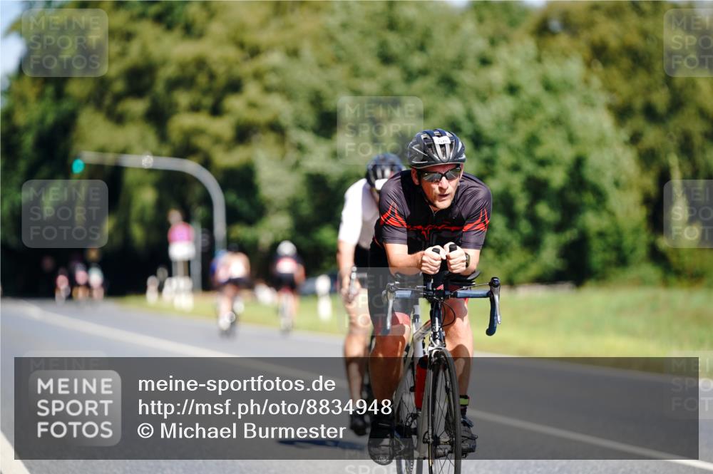07.09.2025 - 19. Norderstedt Triathlon Michael Burmester http://msf.ph/oto/8834948 07.09.2025 12:27:03 Radfahren 187, 1370, 1386 meine-sportfotos.de