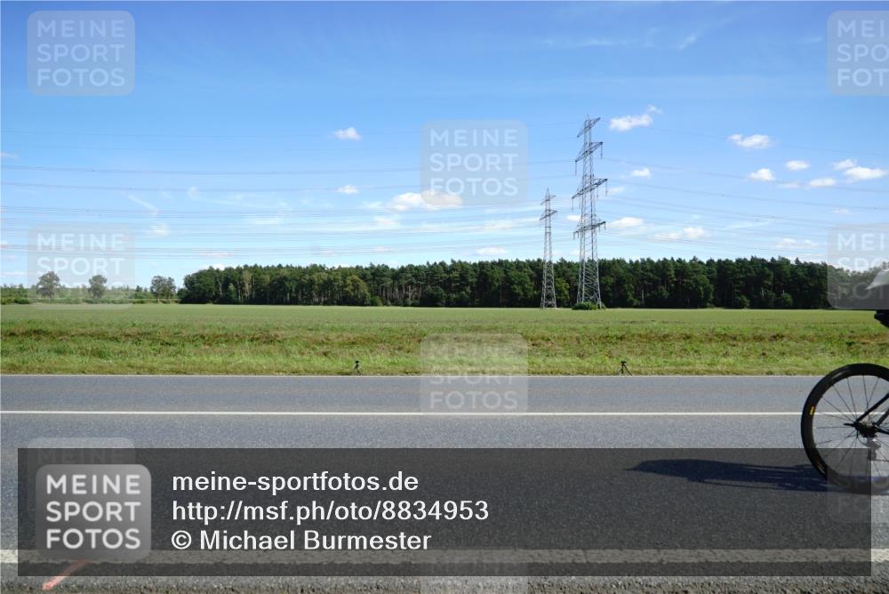 07.09.2025 - 19. Norderstedt Triathlon Michael Burmester http://msf.ph/oto/8834953 07.09.2025 14:02:47 Radfahren 366, 962, 965 meine-sportfotos.de