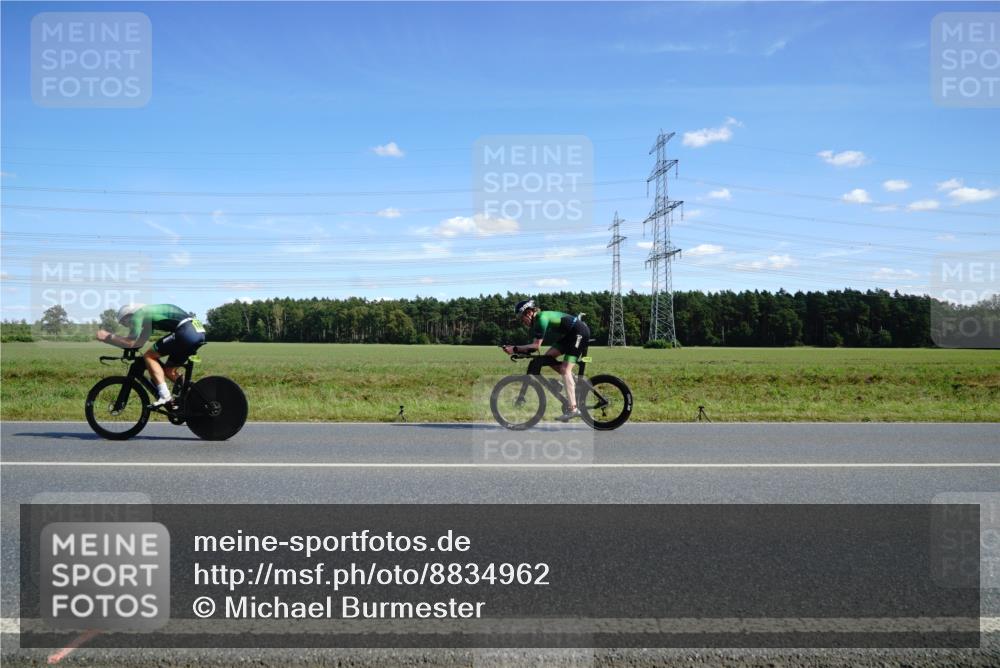 07.09.2025 - 19. Norderstedt Triathlon Michael Burmester http://msf.ph/oto/8834962 07.09.2025 14:02:50 Radfahren 962 meine-sportfotos.de