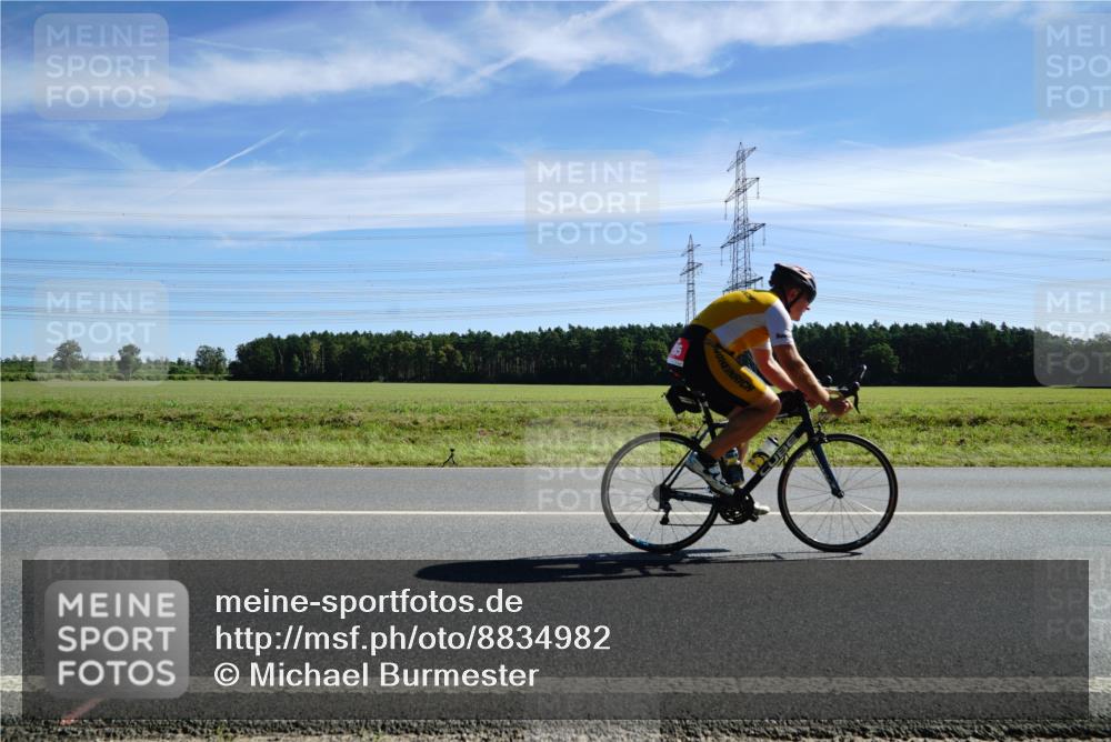 07.09.2025 - 19. Norderstedt Triathlon Michael Burmester http://msf.ph/oto/8834982 07.09.2025 11:59:56 Radfahren 237, 795, 1258 meine-sportfotos.de