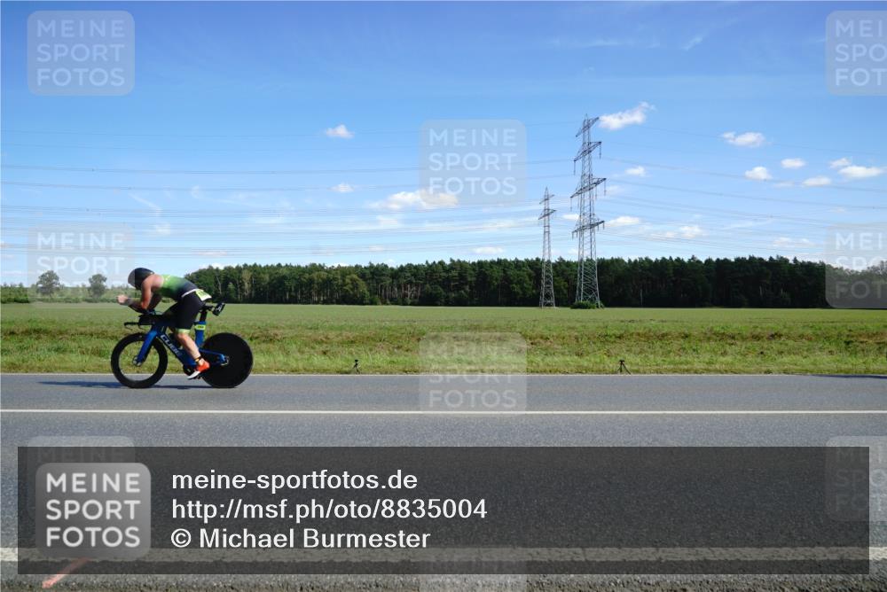 07.09.2025 - 19. Norderstedt Triathlon Michael Burmester http://msf.ph/oto/8835004 07.09.2025 14:02:59 Radfahren 1037 meine-sportfotos.de