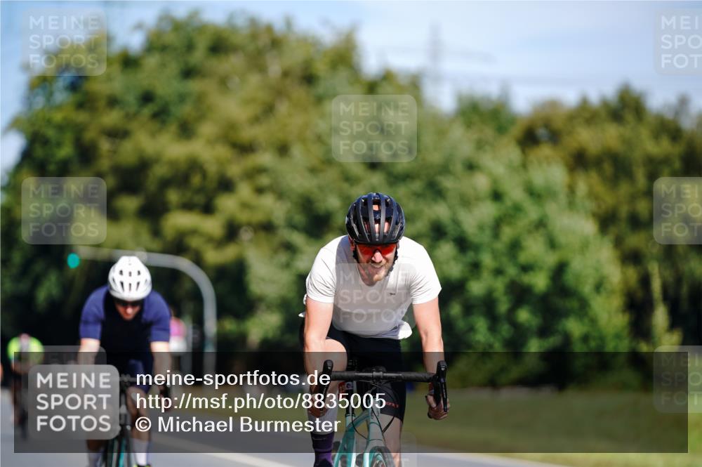 07.09.2025 - 19. Norderstedt Triathlon Michael Burmester http://msf.ph/oto/8835005 07.09.2025 12:27:55 Radfahren 1230, 1241 meine-sportfotos.de