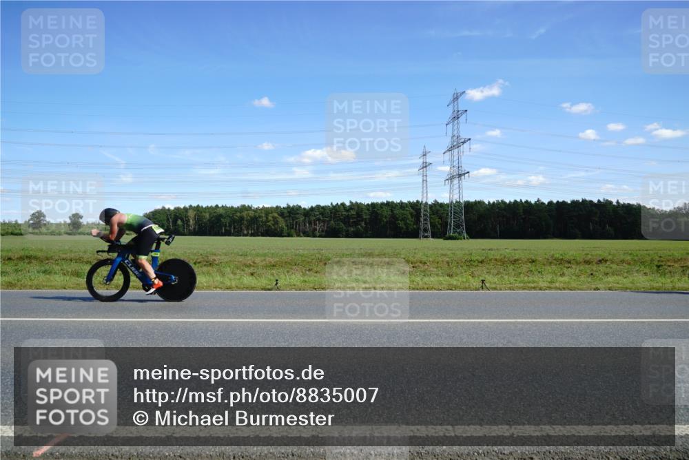 07.09.2025 - 19. Norderstedt Triathlon Michael Burmester http://msf.ph/oto/8835007 07.09.2025 14:02:59 Radfahren 1037 meine-sportfotos.de