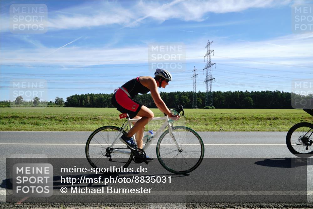 07.09.2025 - 19. Norderstedt Triathlon Michael Burmester http://msf.ph/oto/8835031 07.09.2025 12:00:03 Radfahren 155, 758, 1333, 1351 meine-sportfotos.de