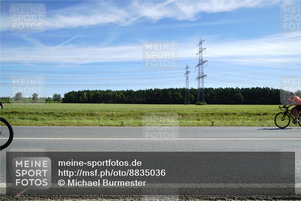 07.09.2025 - 19. Norderstedt Triathlon Michael Burmester http://msf.ph/oto/8835036 07.09.2025 12:00:04 Radfahren 155, 758, 1333, 1351 meine-sportfotos.de