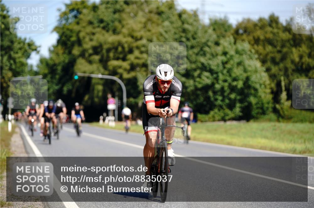 07.09.2025 - 19. Norderstedt Triathlon Michael Burmester http://msf.ph/oto/8835037 07.09.2025 12:28:04 Radfahren 732, 1237, 1376 meine-sportfotos.de