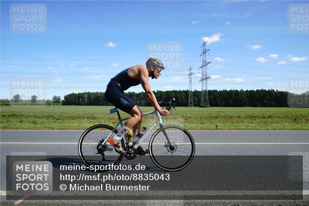 07.09.2025 - 19. Norderstedt Triathlon Michael Burmester http://msf.ph/oto/8835043 07.09.2025 14:03:29 Radfahren 1408 meine-sportfotos.de