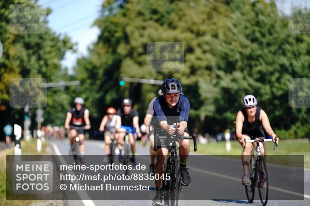 07.09.2025 - 19. Norderstedt Triathlon Michael Burmester http://msf.ph/oto/8835045 07.09.2025 12:28:07 Radfahren 171, 728, 732, 735 meine-sportfotos.de