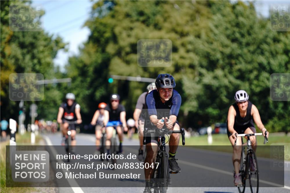07.09.2025 - 19. Norderstedt Triathlon Michael Burmester http://msf.ph/oto/8835047 07.09.2025 12:28:07 Radfahren 171, 728, 732, 735 meine-sportfotos.de