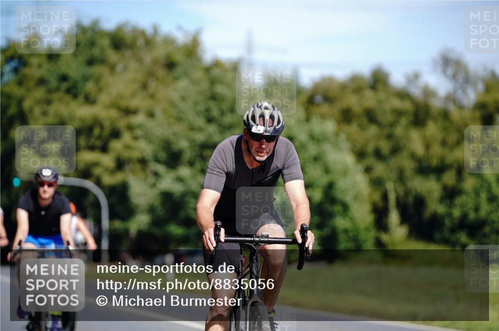 07.09.2025 - 19. Norderstedt Triathlon Michael Burmester http://msf.ph/oto/8835056 07.09.2025 12:28:09 Radfahren 171, 728, 735, 752 meine-sportfotos.de
