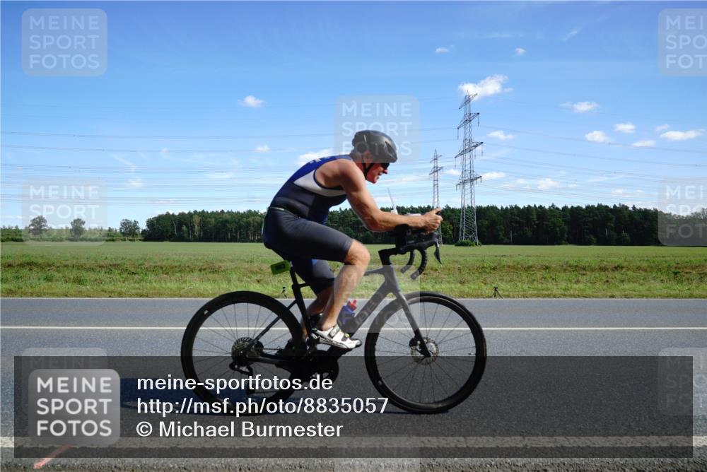 07.09.2025 - 19. Norderstedt Triathlon Michael Burmester http://msf.ph/oto/8835057 07.09.2025 14:03:34 Radfahren 361, 963, 1011 meine-sportfotos.de