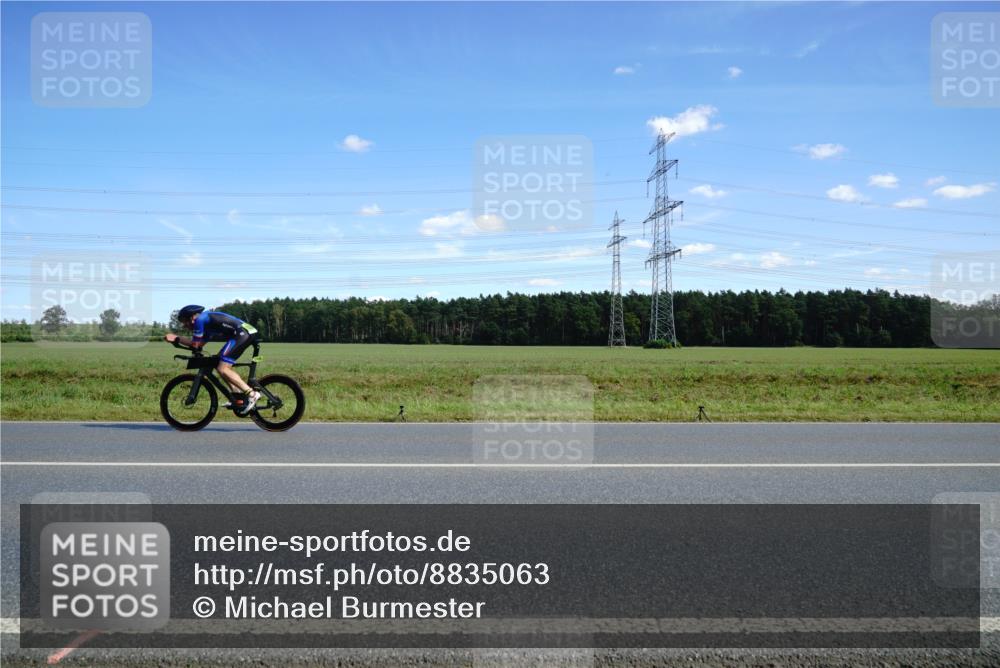 07.09.2025 - 19. Norderstedt Triathlon Michael Burmester http://msf.ph/oto/8835063 07.09.2025 14:03:35 Radfahren 361, 963, 1011 meine-sportfotos.de
