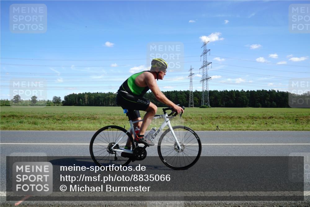 07.09.2025 - 19. Norderstedt Triathlon Michael Burmester http://msf.ph/oto/8835066 07.09.2025 14:03:40 Radfahren 391 meine-sportfotos.de