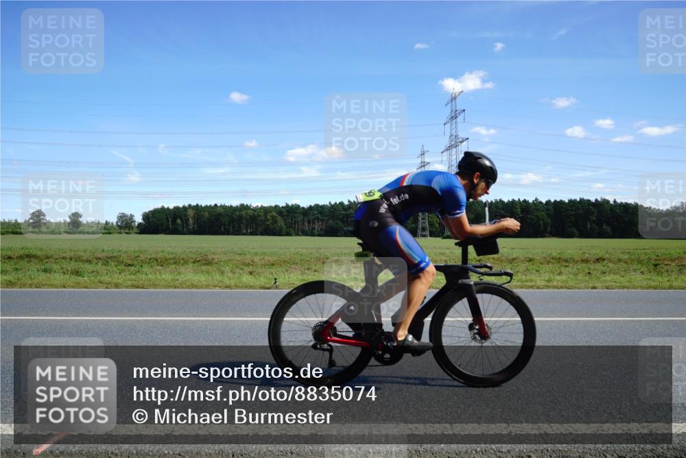 07.09.2025 - 19. Norderstedt Triathlon Michael Burmester http://msf.ph/oto/8835074 07.09.2025 14:03:45 Radfahren 978, 985, 1039 meine-sportfotos.de