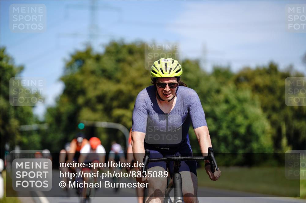 07.09.2025 - 19. Norderstedt Triathlon Michael Burmester http://msf.ph/oto/8835089 07.09.2025 12:28:31 Radfahren 210, 212, 696, 780, 858, 1329 meine-sportfotos.de