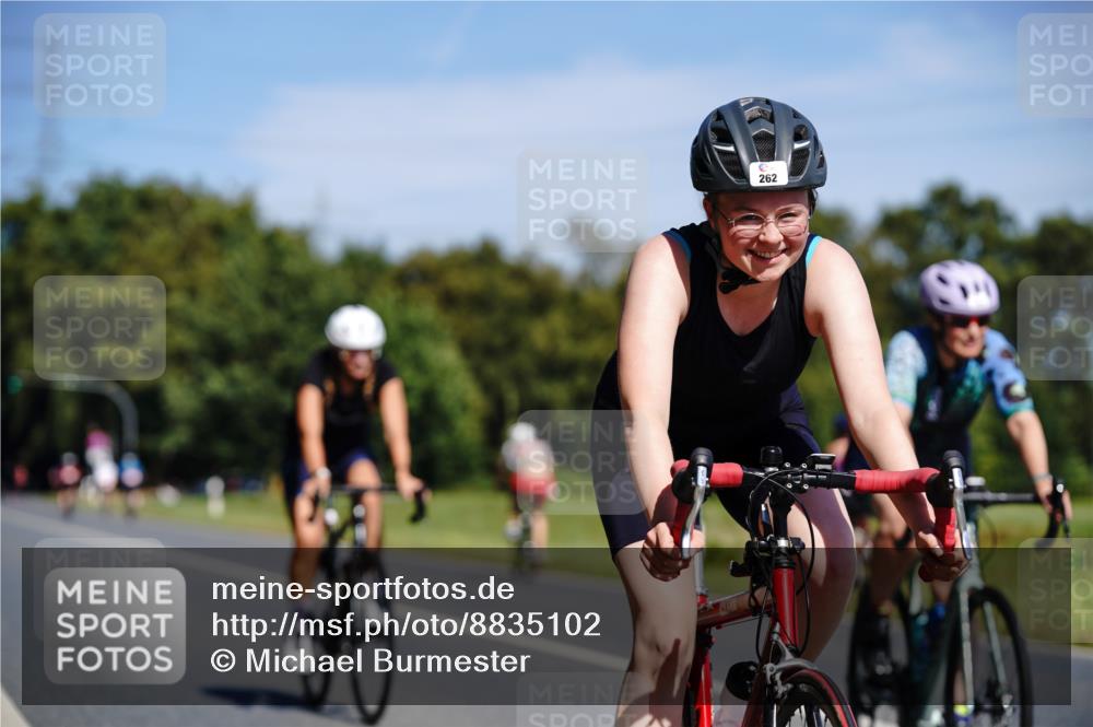 07.09.2025 - 19. Norderstedt Triathlon Michael Burmester http://msf.ph/oto/8835102 07.09.2025 12:28:35 Radfahren 262, 696, 780, 858, 1213, 1214, 1329 meine-sportfotos.de