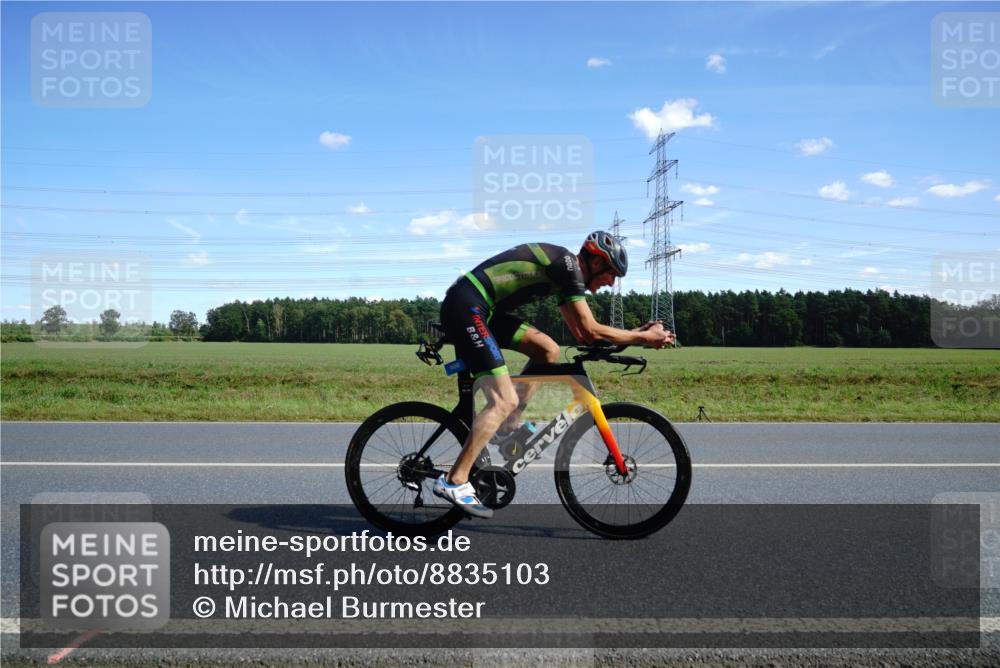 07.09.2025 - 19. Norderstedt Triathlon Michael Burmester http://msf.ph/oto/8835103 07.09.2025 14:04:01 Radfahren 900, 1017 meine-sportfotos.de