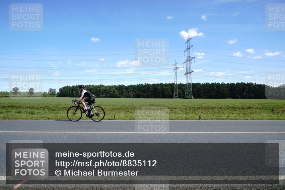 07.09.2025 - 19. Norderstedt Triathlon Michael Burmester http://msf.ph/oto/8835112 07.09.2025 14:04:02 Radfahren 900, 1017, 1018 meine-sportfotos.de