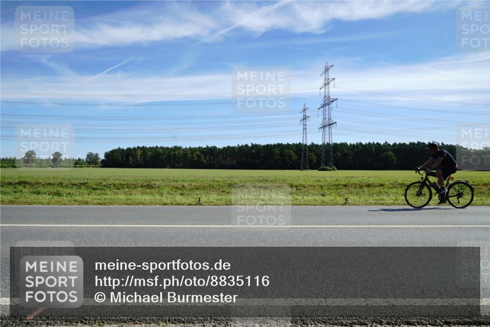 07.09.2025 - 19. Norderstedt Triathlon Michael Burmester http://msf.ph/oto/8835116 07.09.2025 12:00:19 Radfahren  meine-sportfotos.de
