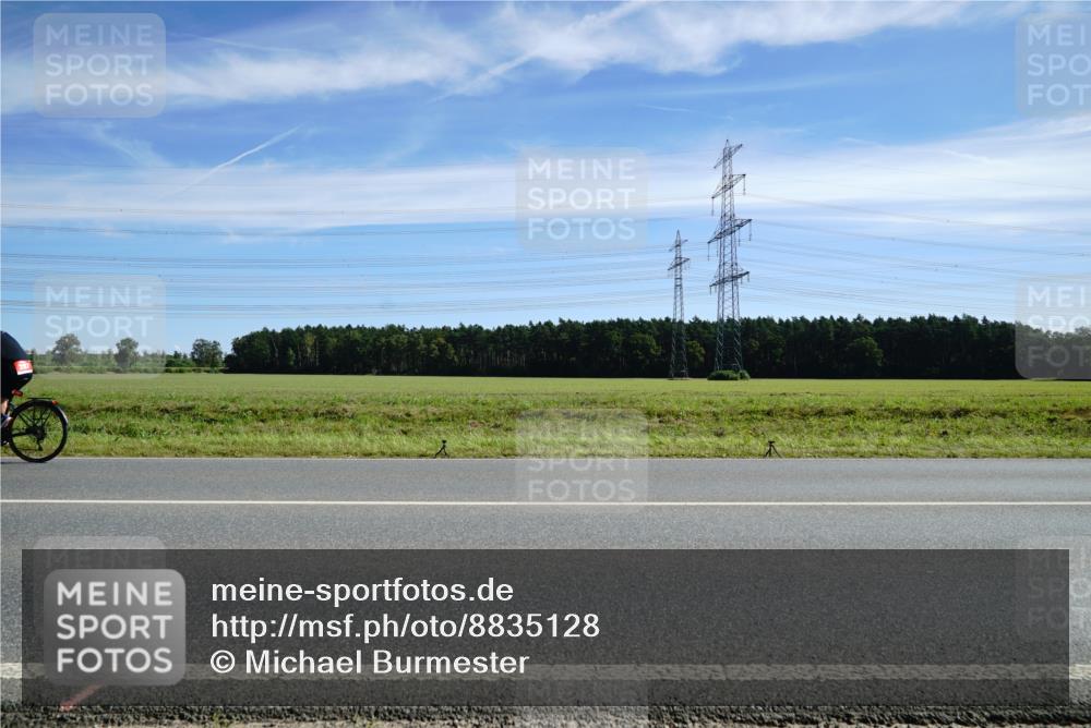 07.09.2025 - 19. Norderstedt Triathlon Michael Burmester http://msf.ph/oto/8835128 07.09.2025 12:00:21 Radfahren  meine-sportfotos.de