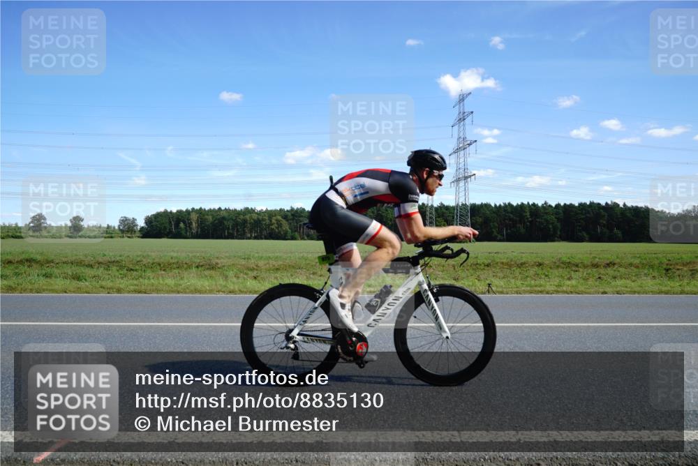 07.09.2025 - 19. Norderstedt Triathlon Michael Burmester http://msf.ph/oto/8835130 07.09.2025 14:04:06 Radfahren 979, 1018, 1456 meine-sportfotos.de