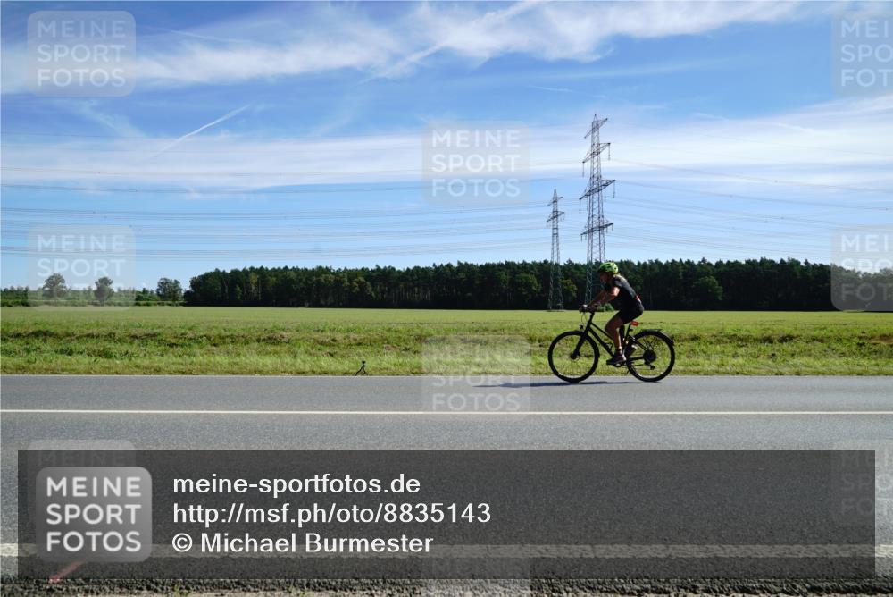 07.09.2025 - 19. Norderstedt Triathlon Michael Burmester http://msf.ph/oto/8835143 07.09.2025 12:00:30 Radfahren 216, 292, 1343, 1361 meine-sportfotos.de