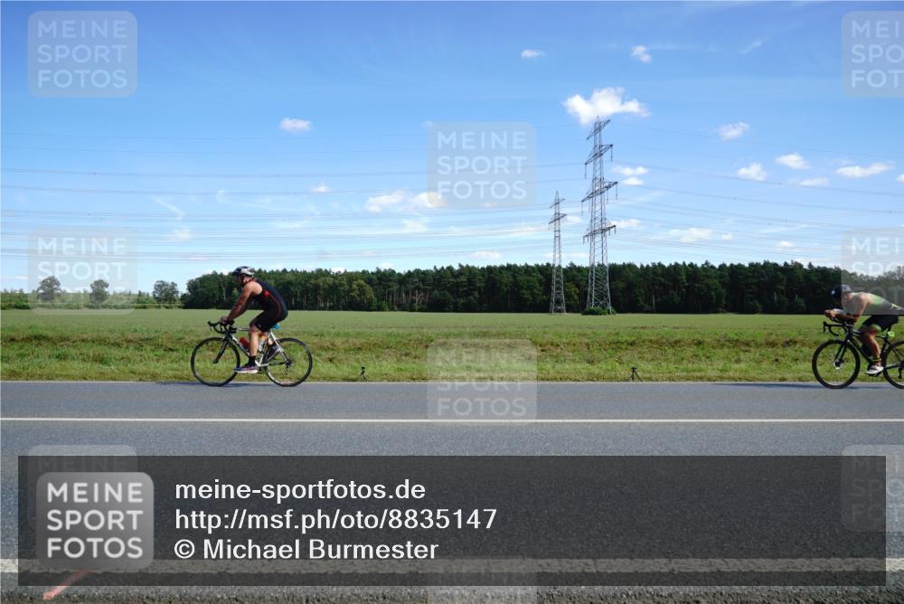 07.09.2025 - 19. Norderstedt Triathlon Michael Burmester http://msf.ph/oto/8835147 07.09.2025 14:04:10 Radfahren 1456 meine-sportfotos.de