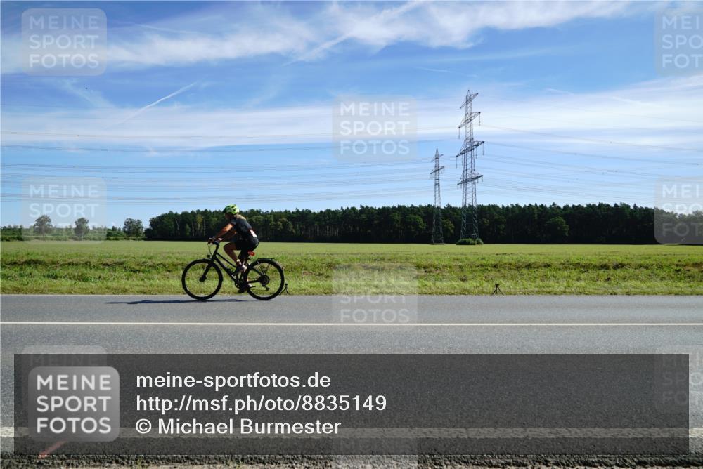 07.09.2025 - 19. Norderstedt Triathlon Michael Burmester http://msf.ph/oto/8835149 07.09.2025 12:00:31 Radfahren 216, 292, 1280, 1343, 1361 meine-sportfotos.de