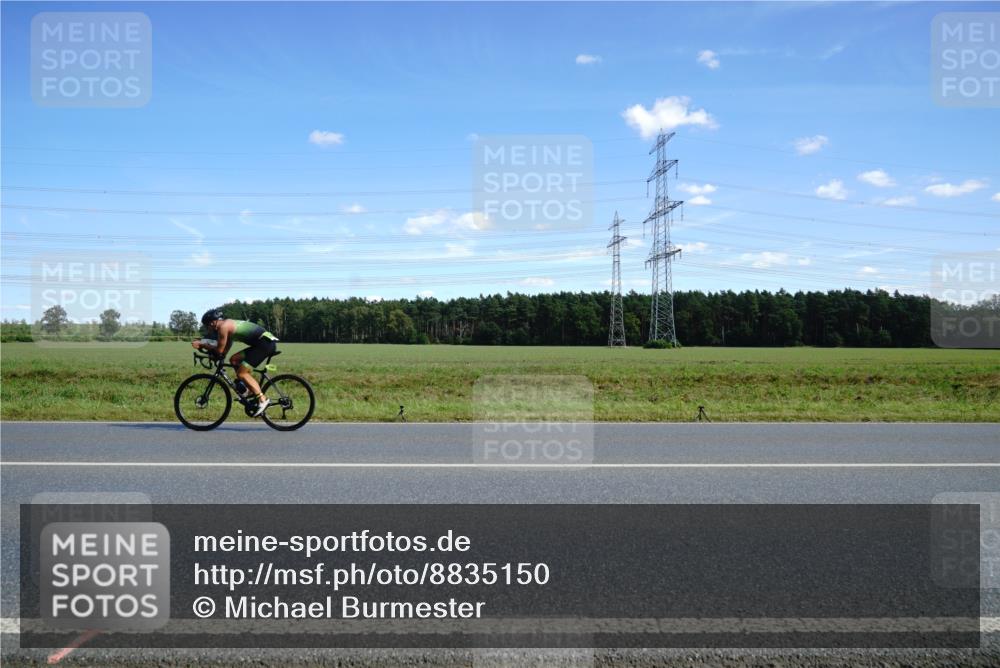 07.09.2025 - 19. Norderstedt Triathlon Michael Burmester http://msf.ph/oto/8835150 07.09.2025 14:04:11 Radfahren 1456 meine-sportfotos.de