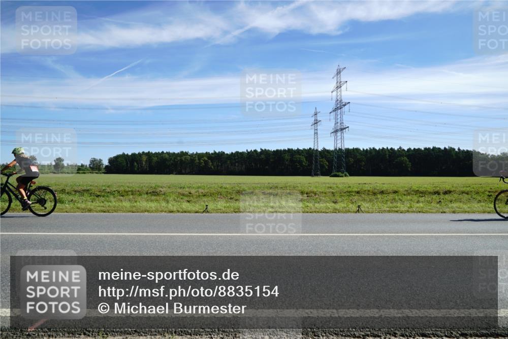 07.09.2025 - 19. Norderstedt Triathlon Michael Burmester http://msf.ph/oto/8835154 07.09.2025 12:00:31 Radfahren 216, 292, 1280, 1343, 1361 meine-sportfotos.de