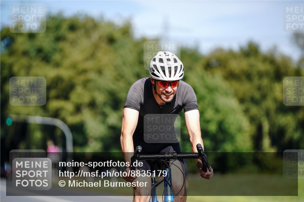 07.09.2025 - 19. Norderstedt Triathlon Michael Burmester http://msf.ph/oto/8835179 07.09.2025 12:29:21 Radfahren 161, 266, 750, 1251 meine-sportfotos.de