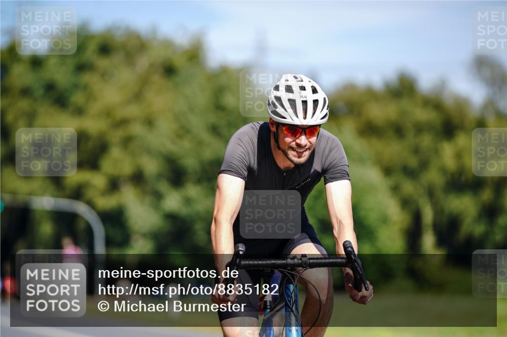 07.09.2025 - 19. Norderstedt Triathlon Michael Burmester http://msf.ph/oto/8835182 07.09.2025 12:29:21 Radfahren 161, 266, 750, 1251 meine-sportfotos.de