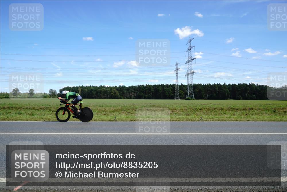 07.09.2025 - 19. Norderstedt Triathlon Michael Burmester http://msf.ph/oto/8835205 07.09.2025 14:04:35 Radfahren 1459 meine-sportfotos.de