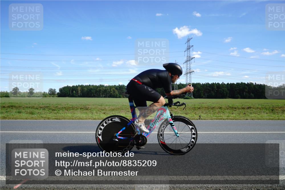 07.09.2025 - 19. Norderstedt Triathlon Michael Burmester http://msf.ph/oto/8835209 07.09.2025 14:04:37 Radfahren 1459 meine-sportfotos.de