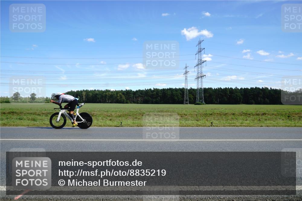 07.09.2025 - 19. Norderstedt Triathlon Michael Burmester http://msf.ph/oto/8835219 07.09.2025 14:04:47 Radfahren 395, 958 meine-sportfotos.de