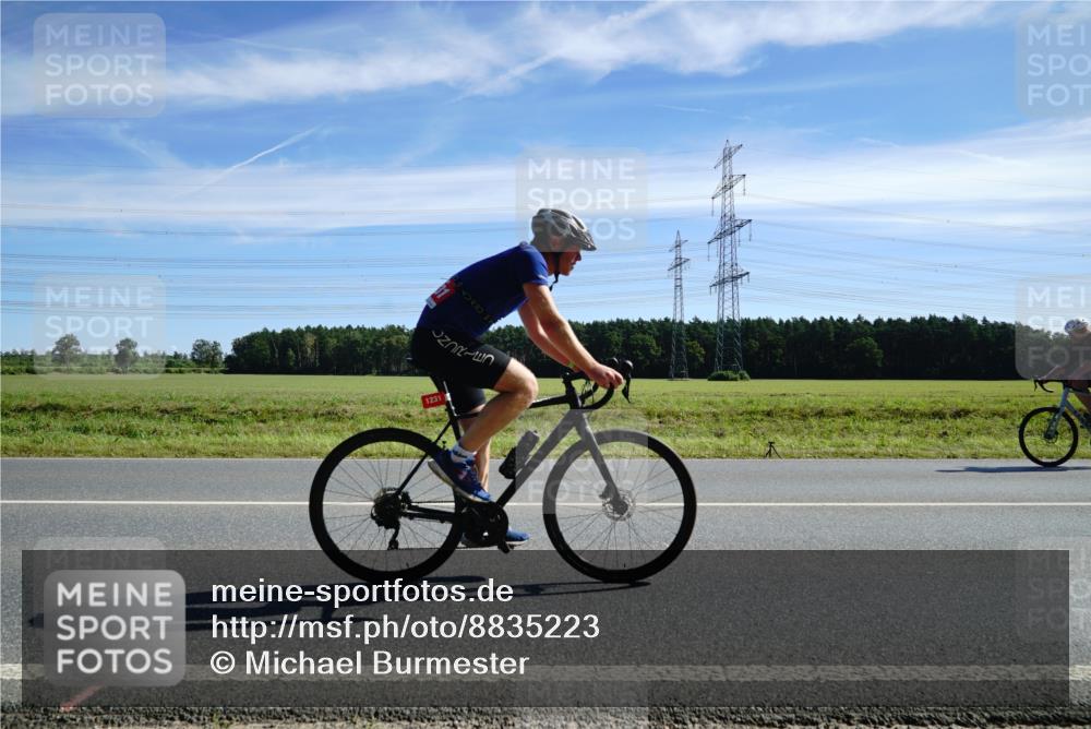 07.09.2025 - 19. Norderstedt Triathlon Michael Burmester http://msf.ph/oto/8835223 07.09.2025 12:00:45 Radfahren 1231 meine-sportfotos.de
