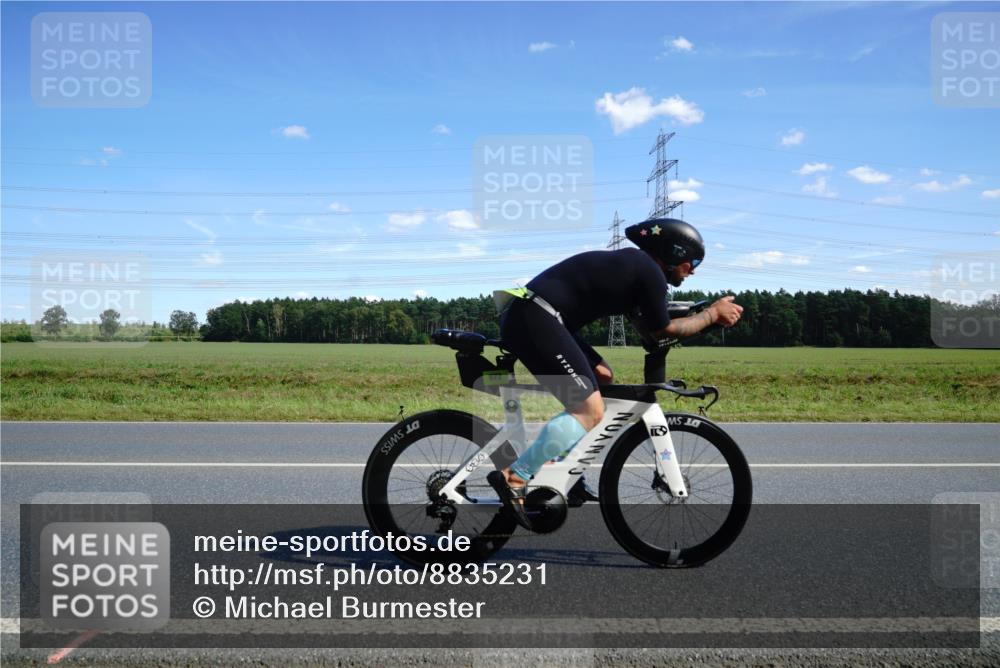 07.09.2025 - 19. Norderstedt Triathlon Michael Burmester http://msf.ph/oto/8835231 07.09.2025 14:04:53 Radfahren 958, 972 meine-sportfotos.de