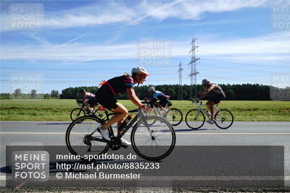 07.09.2025 - 19. Norderstedt Triathlon Michael Burmester http://msf.ph/oto/8835233 07.09.2025 12:00:55 Radfahren 822, 1225 meine-sportfotos.de