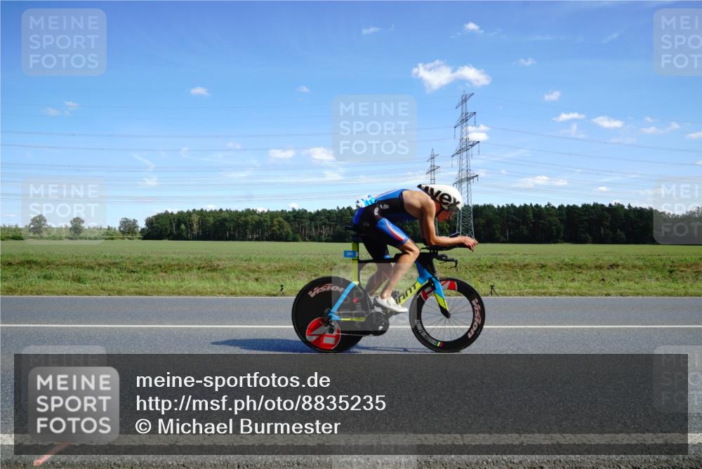 07.09.2025 - 19. Norderstedt Triathlon Michael Burmester http://msf.ph/oto/8835235 07.09.2025 14:05:04 Radfahren 392 meine-sportfotos.de