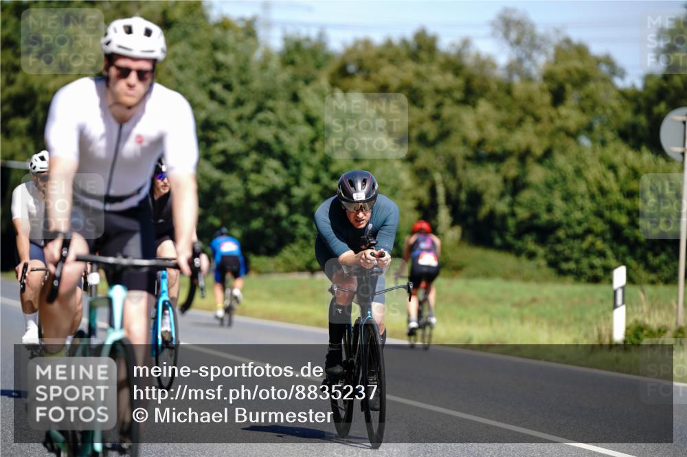 07.09.2025 - 19. Norderstedt Triathlon Michael Burmester http://msf.ph/oto/8835237 07.09.2025 12:29:59 Radfahren 145, 177, 251, 737, 811 meine-sportfotos.de